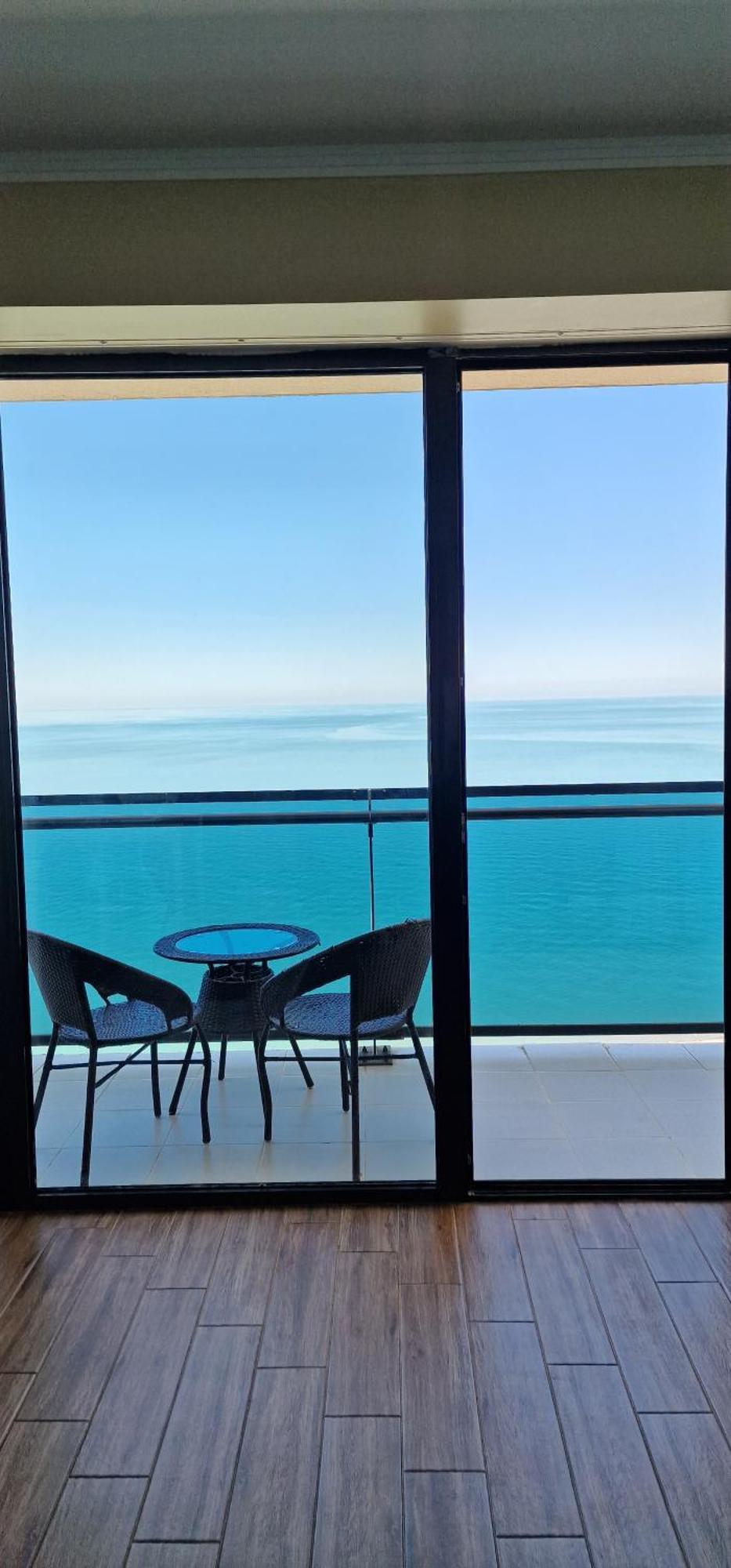 Your Beach Tower Batumi Pokoj fotografie