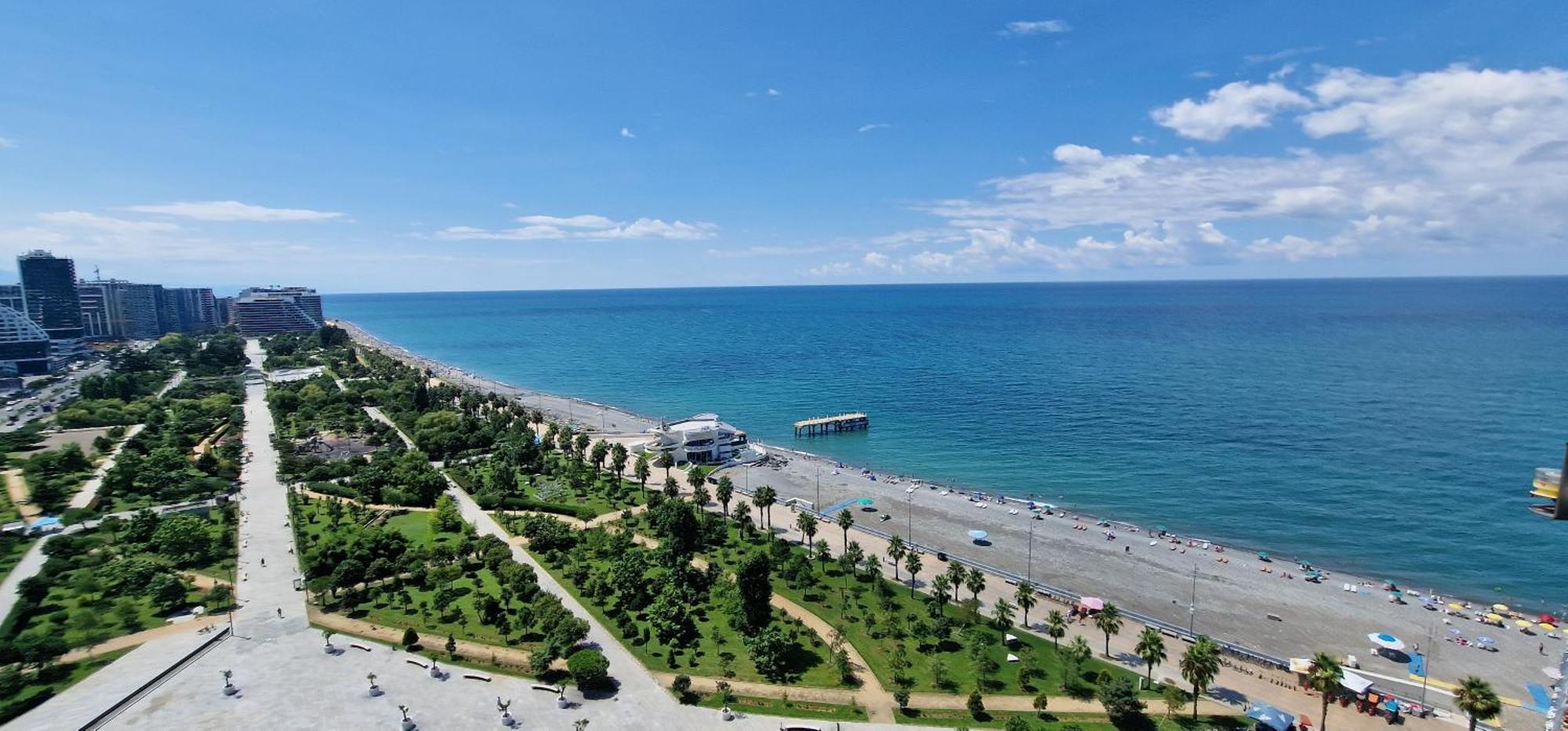 Your Beach Tower Batumi Pokoj fotografie
